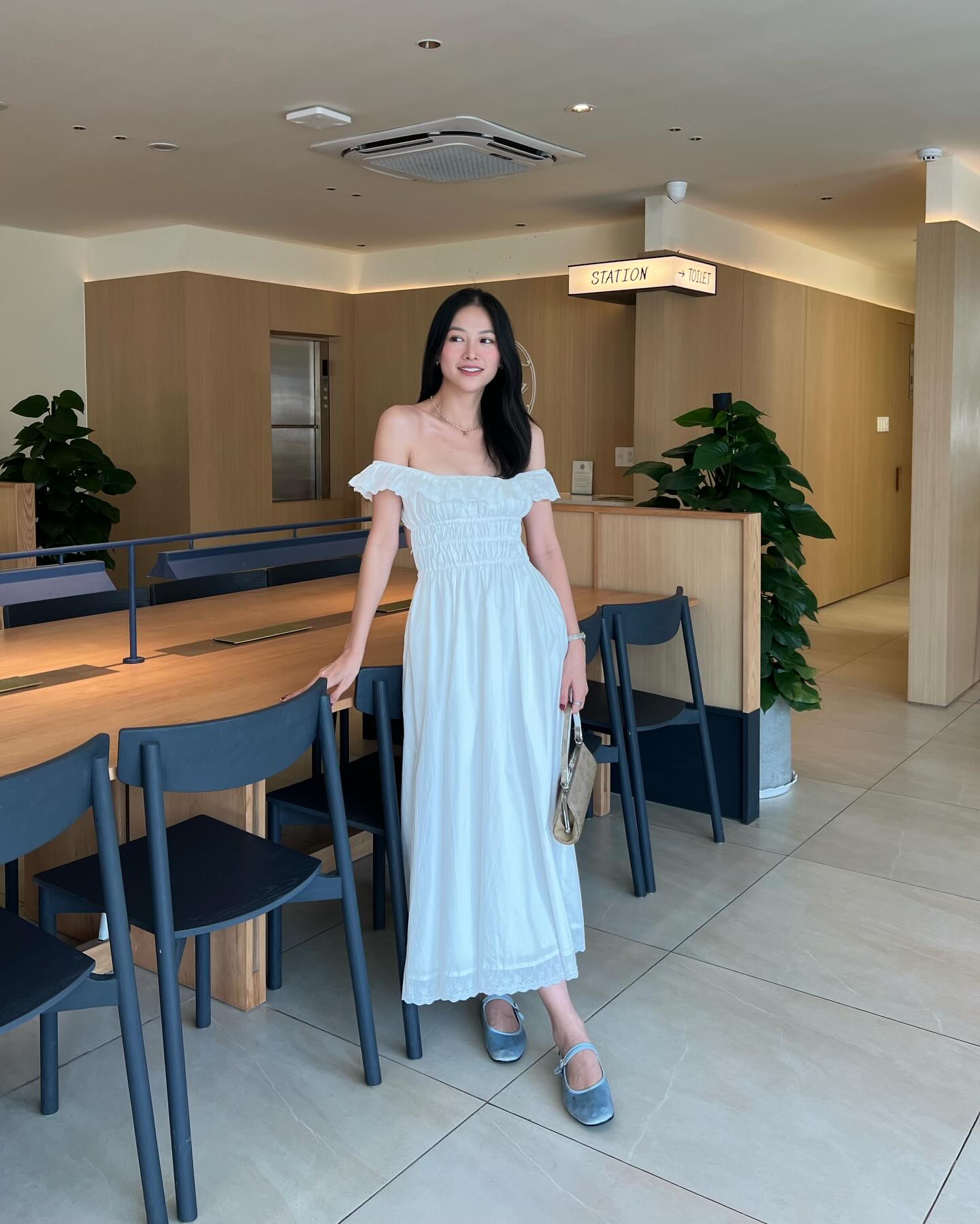 Kh&ocirc;ng thể l&agrave;m ngơ trước 5 mẫu v&aacute;y m&ugrave;a h&egrave; tuyệt xinh của c&aacute;c mỹ nh&acirc;n Việt: Đẹp từ dạo phố tới đi du lịch- Ảnh 10.