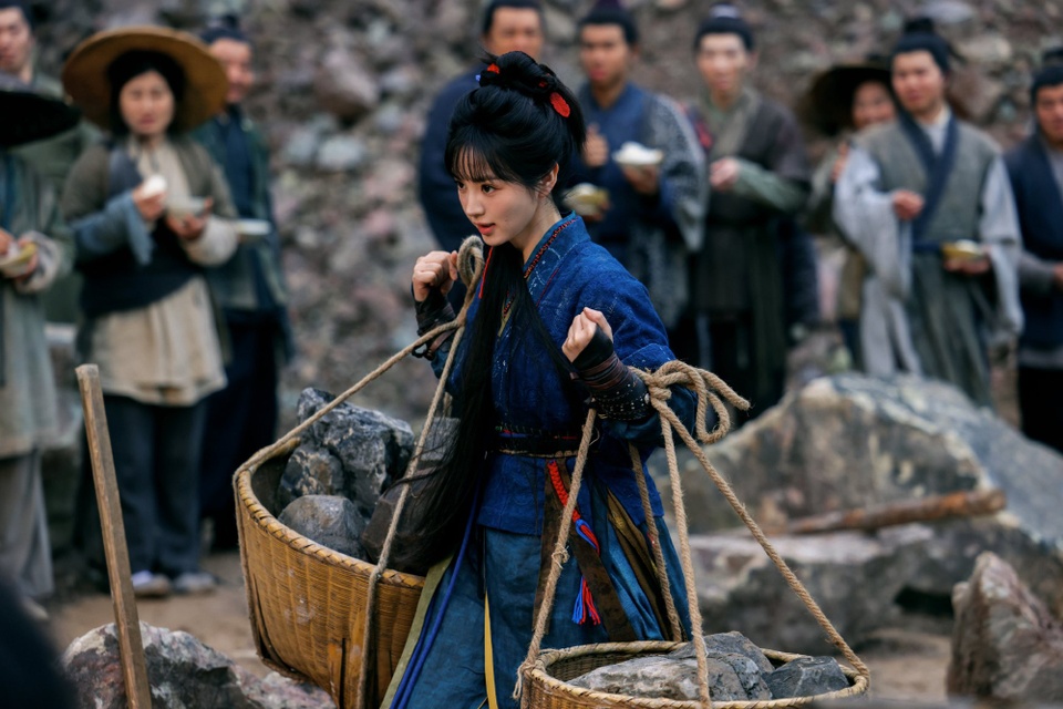 "Mỹ nhân đồ tể" dùng nhan sắc vạn người mê để hồi sinh sự nghiệp sau loạt scandal cạch mặt đồng nghiệp- Ảnh 2. "Mỹ nhân đồ tể" dùng nhan sắc vạn người mê để hồi sinh sự nghiệp sau loạt scandal cạch mặt đồng nghiệp- Ảnh 2.