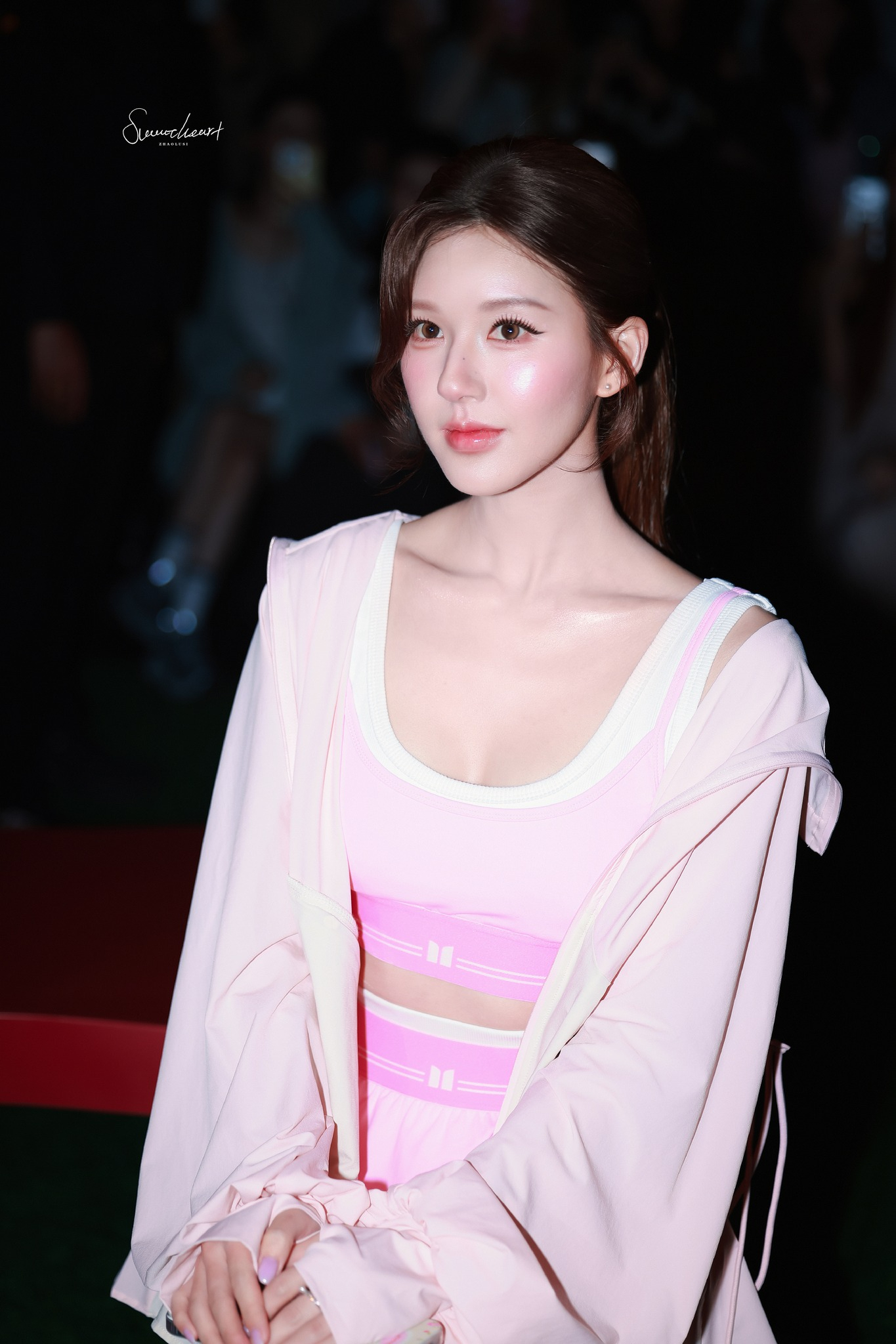 G&ograve; m&aacute; hồng như say rượu của Triệu Lộ Tư- Ảnh 3.