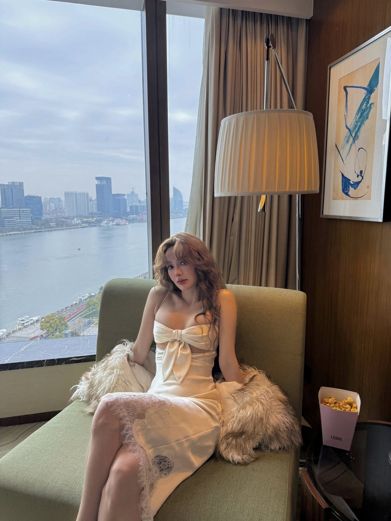 Thời trang của Minh Hằng: Khen riết sợ nh&agrave;m, nhưng qu&aacute; kh&oacute; để ch&ecirc;!- Ảnh 2.