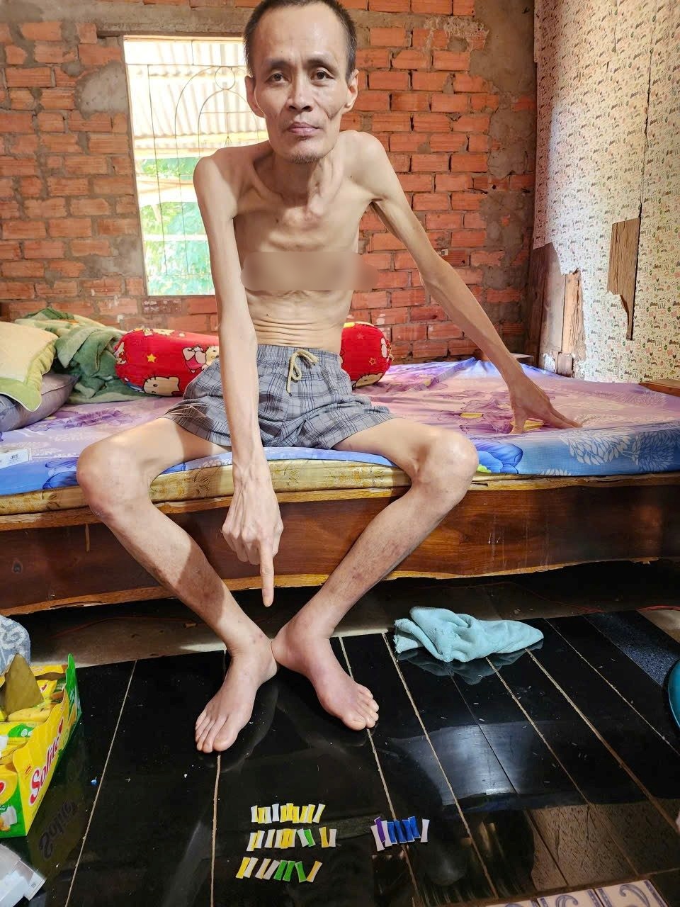 Bắt giữ Ho&agrave;ng Thanh H&ugrave;ng, thu giữ 36 ống h&uacute;t nhựa- Ảnh 1.