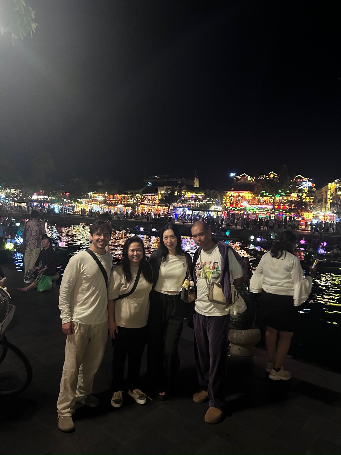 Ho&agrave;ng tử Disney thừa nhận bị Việt Nam m&ecirc; hoặc- Ảnh 6.