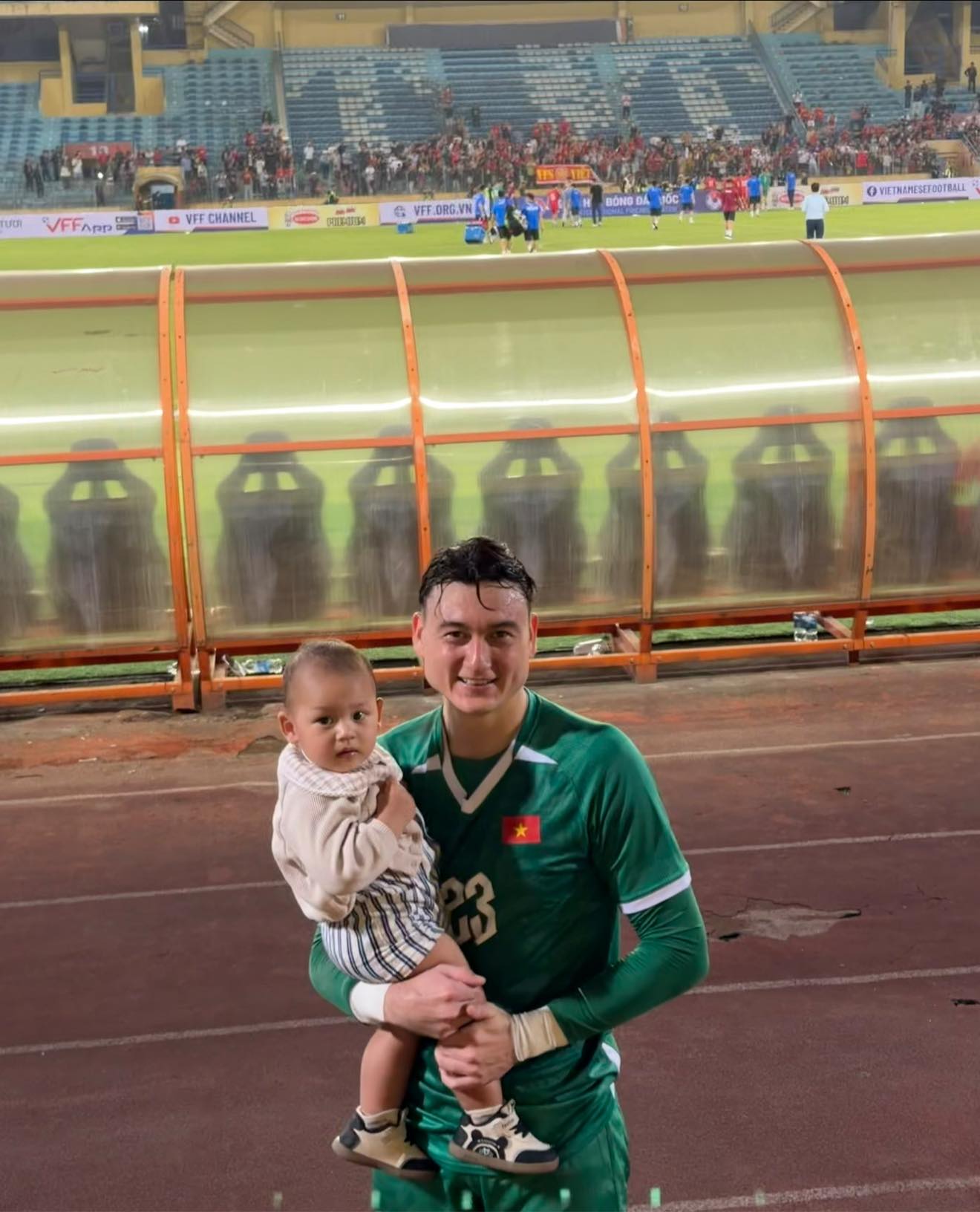 Xúc động về hành trình 10 năm gắn bó với bóng đá Việt Nam của thủ môn Văn Lâm- Ảnh 1. Xúc động về hành trình 10 năm gắn bó với bóng đá Việt Nam của thủ môn Văn Lâm- Ảnh 1.