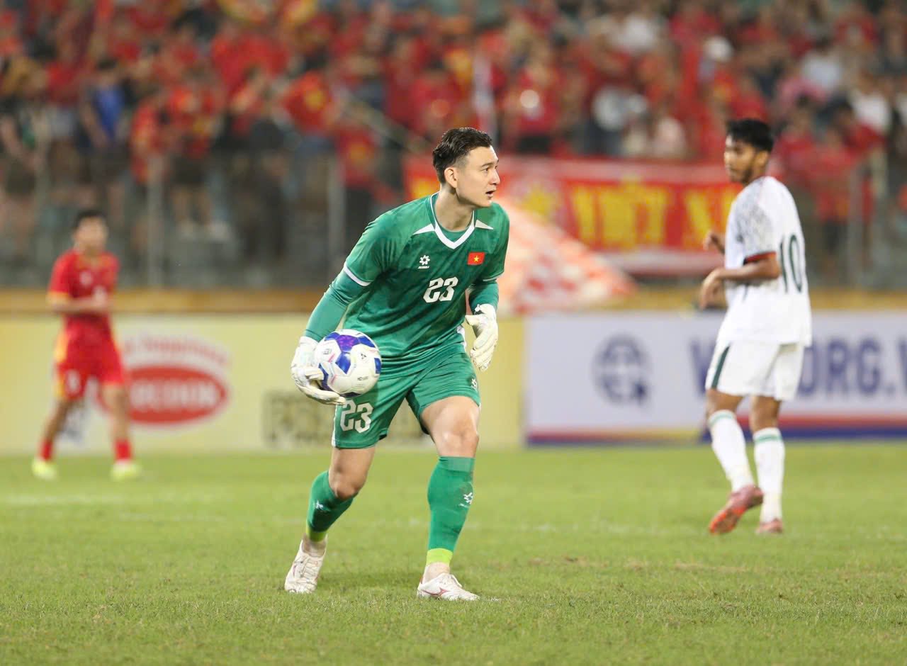 Xúc động về hành trình 10 năm gắn bó với bóng đá Việt Nam của thủ môn Văn Lâm- Ảnh 4. Xúc động về hành trình 10 năm gắn bó với bóng đá Việt Nam của thủ môn Văn Lâm- Ảnh 4.