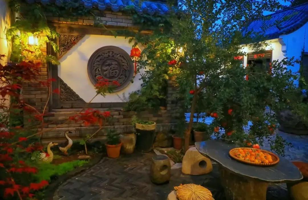 Bỏ phố về qu&ecirc;, người đ&agrave;n &ocirc;ng cải tạo s&acirc;n 100m&sup2; đẹp suốt 4 m&ugrave;a: Kh&ocirc;ng cần gi&agrave;u vẫn sống an y&ecirc;n- Ảnh 13.