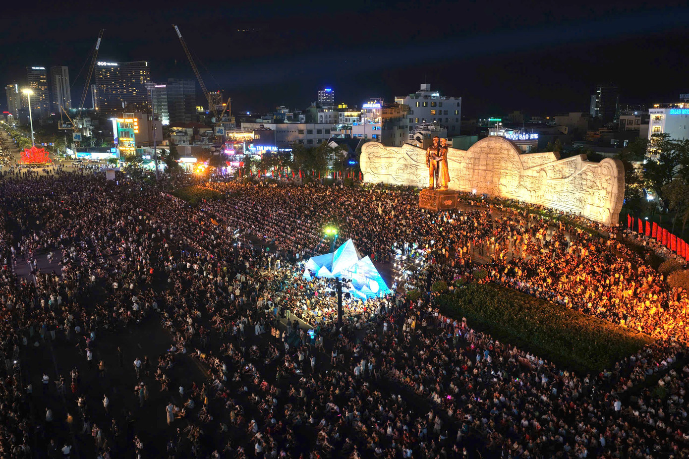 'Biển người' xem khai mạc năm du lịch quốc gia- Ảnh 3.