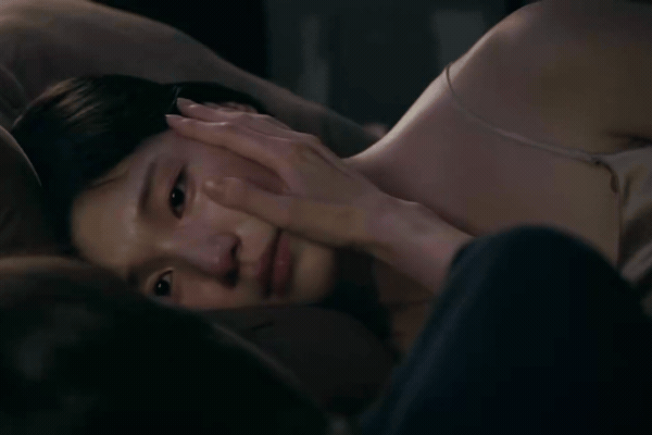 Mọi thứ như ho&aacute; đi&ecirc;n khi Ha Ji Won h&ocirc;n mỹ nh&acirc;n đẹp nhất thế giới, ai d&aacute;m viết ra kịch bản n&agrave;y vậy?- Ảnh 1.