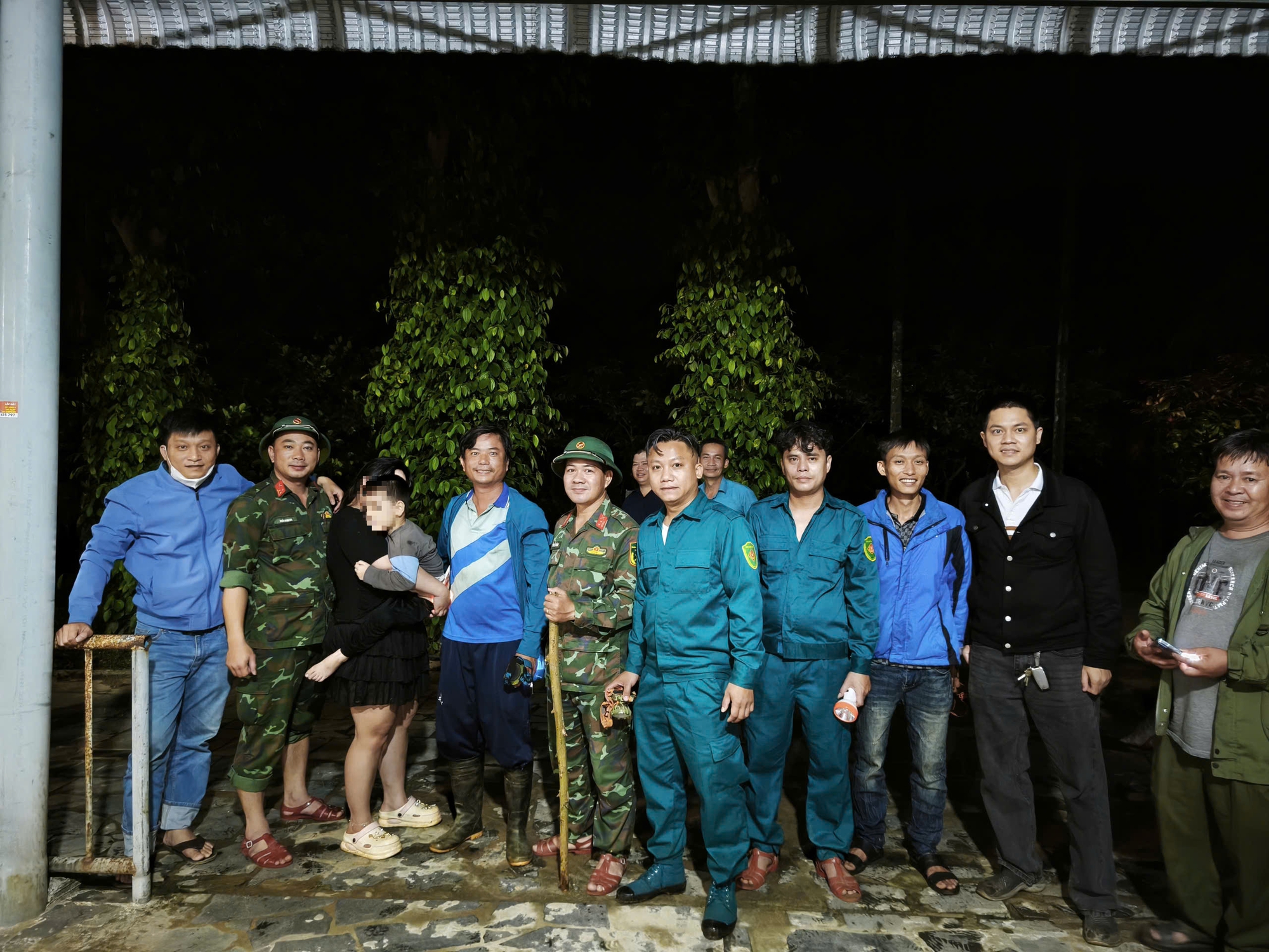 B&eacute; 4 tuổi lạc tr&ecirc;n đồi cả đ&ecirc;m v&igrave; gặp ch&oacute; sủa khi qua nh&agrave; h&agrave;ng x&oacute;m- Ảnh 1.