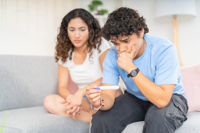 TikTok dậy s&oacute;ng tr&agrave;o lưu &ldquo;tối ưu tinh tr&ugrave;ng&rdquo;: &Aacute;m ảnh v&ocirc; sinh khiến đ&agrave;n &ocirc;ng trẻ lao v&agrave;o đủ chi&ecirc;u kỳ lạ- Ảnh 2.