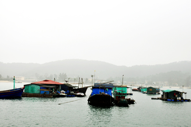 D&ocirc;ng lốc đ&aacute;nh lật t&agrave;u c&aacute; tại Đặc khu C&ocirc; T&ocirc;, 2 mẹ con tử vong- Ảnh 1.