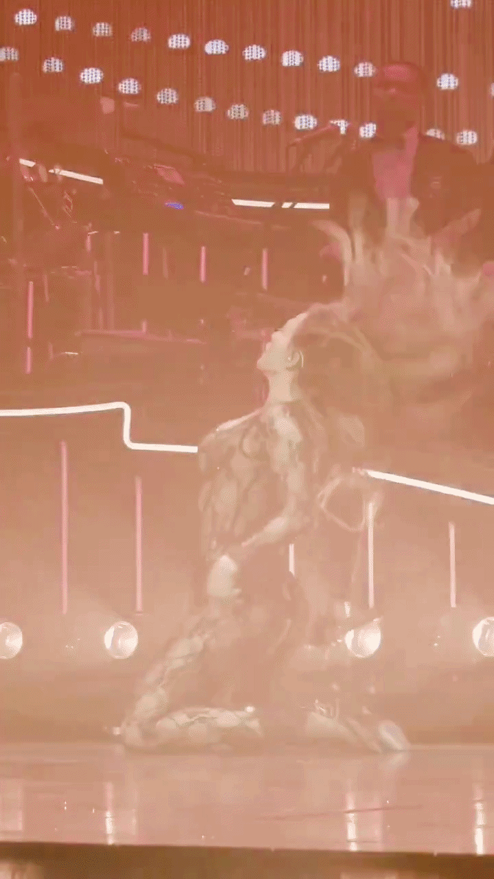 Ngoại h&igrave;nh g&acirc;y sốc của mỹ nh&acirc;n đẹp nhất thế giới, 56 tuổi vẫn g&acirc;y tranh c&atilde;i- Ảnh 5.