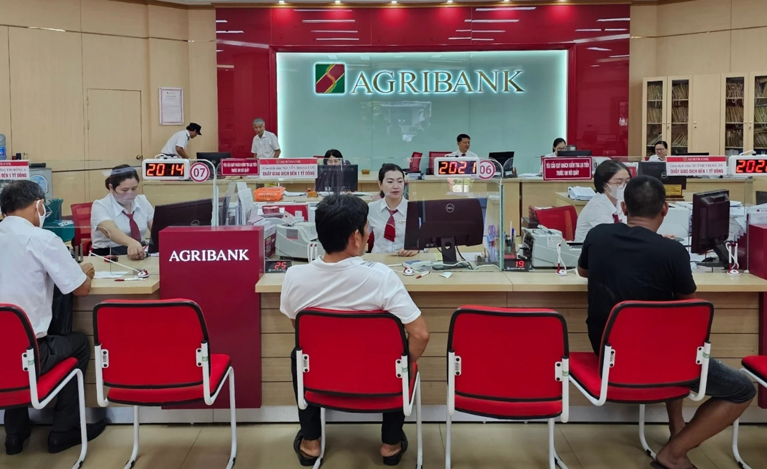 Từ ngày mai, Vietcombank, VietinBank, Agribank… ngừng toàn bộ giao dịch chuyển/nhận tiền đối với trường hợp sau- Ảnh 1. Từ ngày mai, Vietcombank, VietinBank, Agribank… ngừng toàn bộ giao dịch chuyển/nhận tiền đối với trường hợp sau- Ảnh 1.