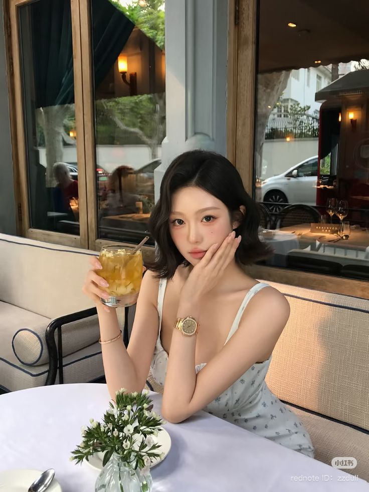 Tất tần tật về xu hướng &ldquo;Tiểu thư nh&agrave; ngh&egrave;o&rdquo;: M&igrave;nh phải sống sướng mặc kệ đời c&oacute; thế n&agrave;o?- Ảnh 4.