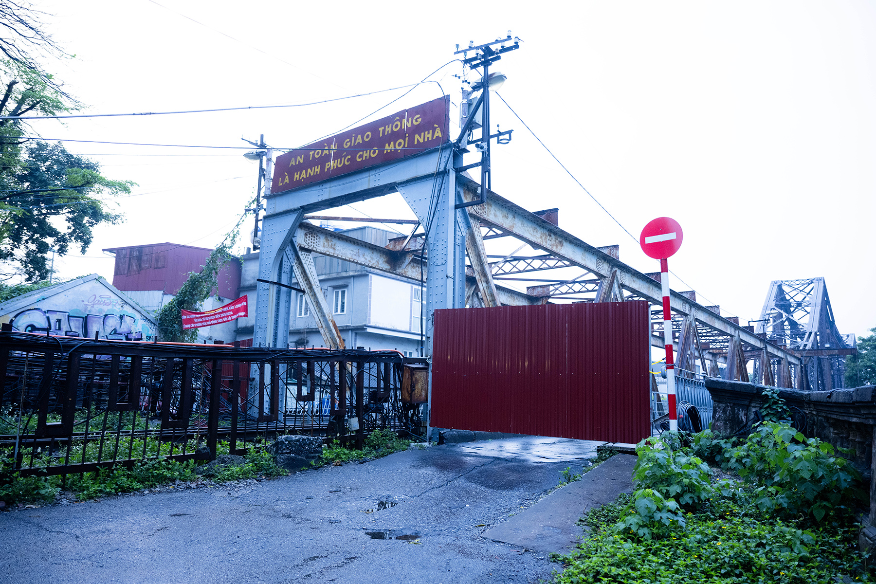 Cầu Long Bi&ecirc;n tạm dừng, Chương Dương qu&aacute; tải: Người d&acirc;n mệt mỏi ch&ocirc;n ch&acirc;n giữa d&ograve;ng xe &ugrave;n tắc- Ảnh 1.