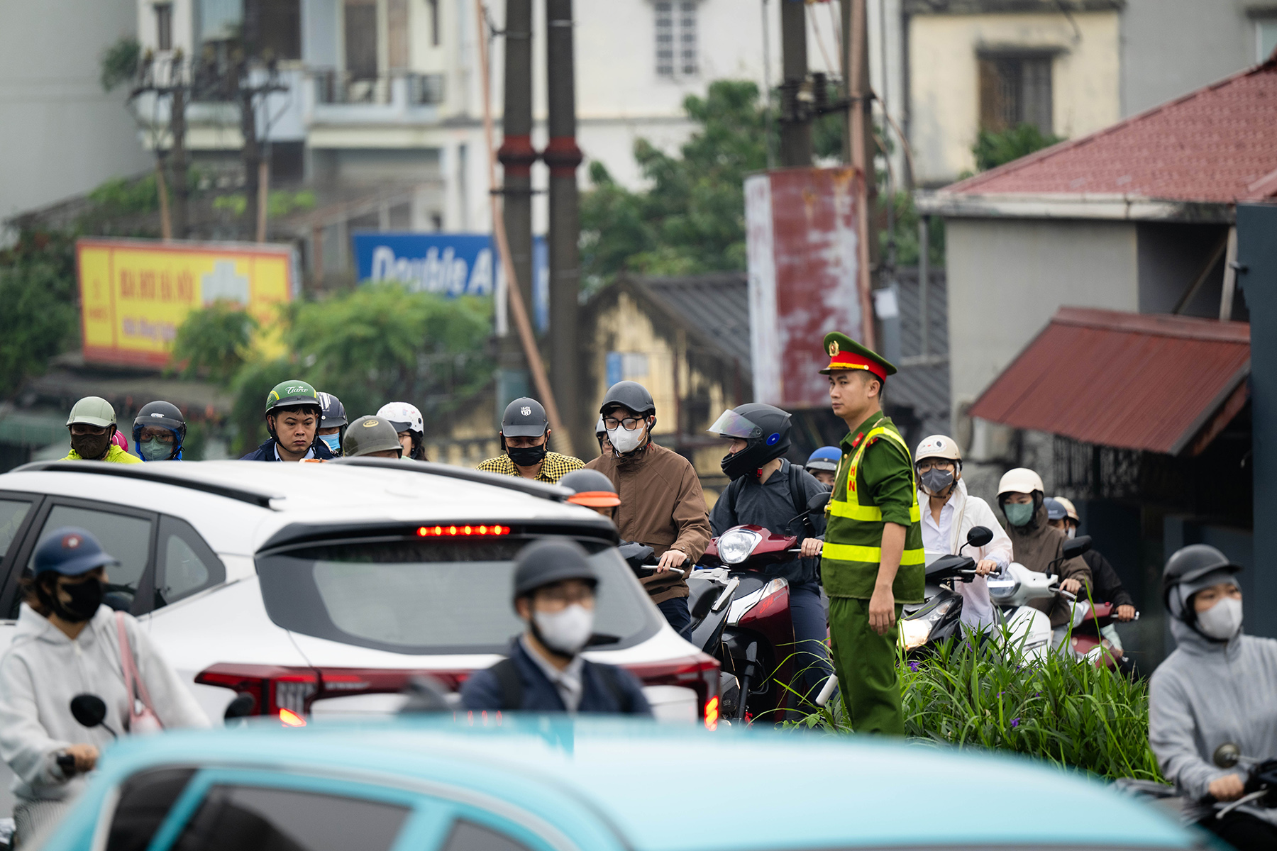 Cầu Long Bi&ecirc;n tạm dừng, Chương Dương qu&aacute; tải: Người d&acirc;n mệt mỏi ch&ocirc;n ch&acirc;n giữa d&ograve;ng xe &ugrave;n tắc- Ảnh 5.