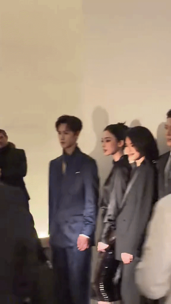 Thư Kỳ kh&ocirc;ng ngại nhường vị tr&iacute; center event cho Angelina Jolie- Ảnh 1.