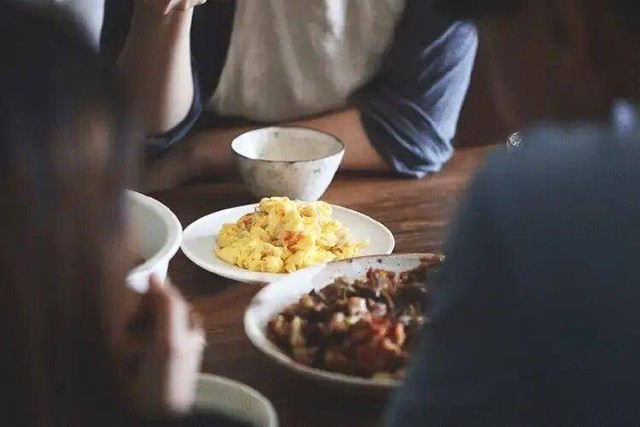 Con người sống được bao l&acirc;u, chỉ cần nh&igrave;n v&agrave;o c&aacute;ch ăn: Người sống l&acirc;u thường c&oacute; 3 đặc điểm n&agrave;y!- Ảnh 4.