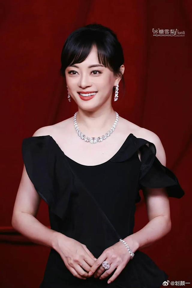 5 sao nữ gi&agrave;u nhất Cbiz: Triệu Lệ Dĩnh đứng ch&oacute;t với 13.300 tỷ, số 1 qu&aacute; đỗi 