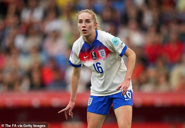 Nữ thần b&oacute;ng đ&aacute; v&agrave; bạn trai cầu thủ th&ocirc;ng b&aacute;o sảy mất con đầu l&ograve;ng, chia sẻ x&oacute;t xa g&acirc;y b&atilde;o MXH- Ảnh 1.