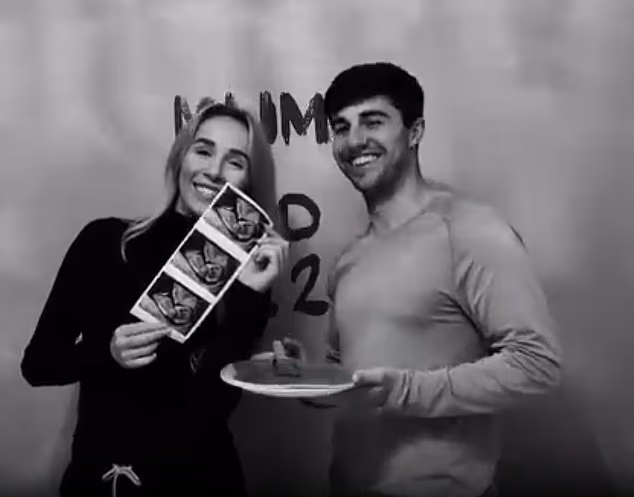 Nữ thần b&oacute;ng đ&aacute; v&agrave; bạn trai cầu thủ th&ocirc;ng b&aacute;o sảy mất con đầu l&ograve;ng, chia sẻ x&oacute;t xa g&acirc;y b&atilde;o MXH- Ảnh 2.