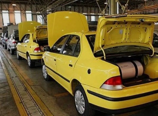 Thiếu xăng dầu k&eacute;o d&agrave;i, người Iran đưa "vũ kh&iacute; sinh tồn" xuống phố: Nh&igrave;n qua cứ ngỡ đến từ tương lai- Ảnh 5.