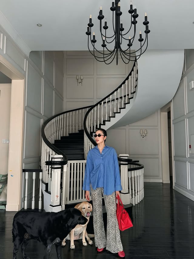 H&agrave; Tăng c&agrave;ng cố mặc đơn giản c&agrave;ng "ph&aacute;t s&aacute;ng" trong đ&aacute;m đ&ocirc;ng- Ảnh 3.