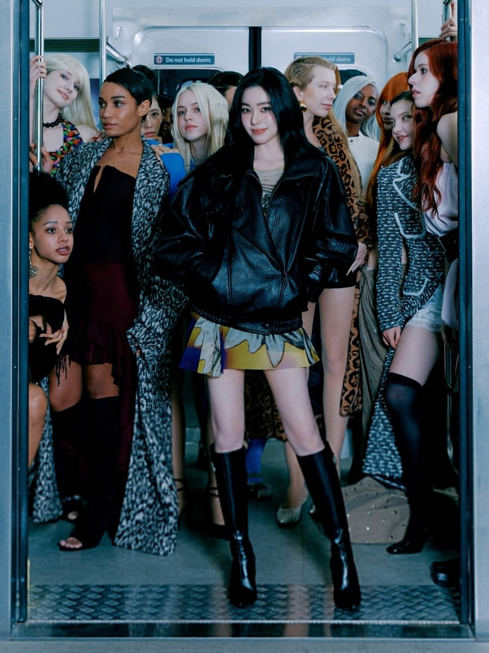 Mỹ nh&acirc;n sở hữu gương mặt c&oacute; thể quyến rũ cả thế giới, giữ b&iacute; k&iacute;p g&igrave; m&agrave; 12 năm chưa từng hết đẹp thế?- Ảnh 6.