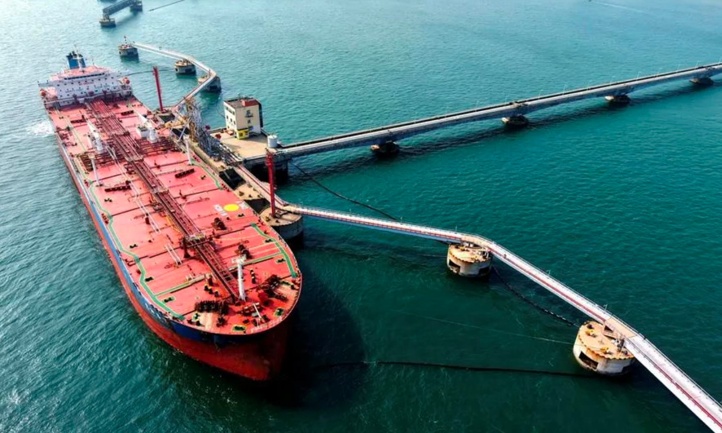 Lộ 'vị cứu tinh' dầu cho Đ&ocirc;ng Nam &Aacute;, vừa mang 100.000 th&ugrave;ng nhi&ecirc;n liệu sang Việt Nam- Ảnh 1.