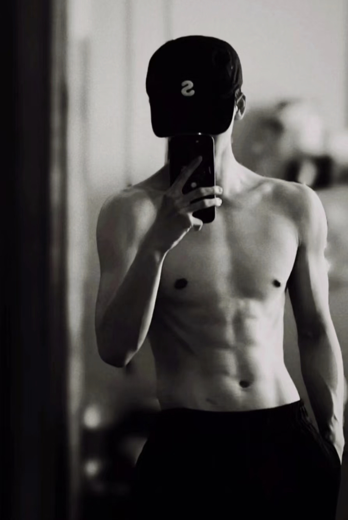 Ch&ecirc; th&igrave; ch&ecirc;, Trương Lăng H&aacute;ch giảm c&acirc;n rất si&ecirc;u từ 100kg c&ograve;n 67kg trong 4 th&aacute;ng- Ảnh 3.