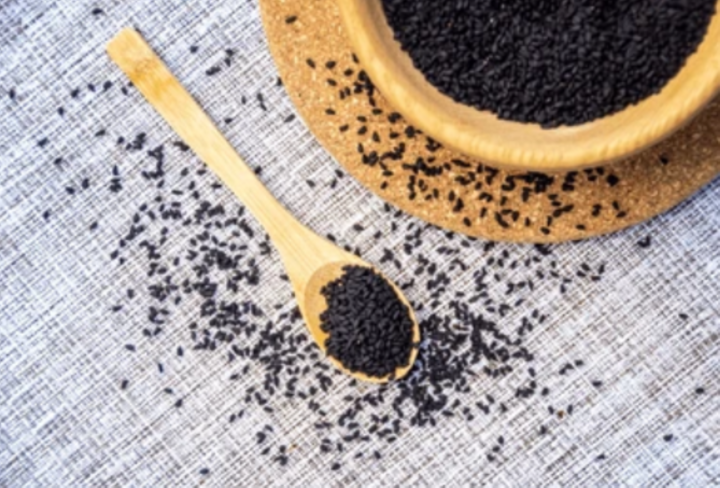 5 nh&oacute;m người cần ch&uacute; &yacute; khi ăn vừng đen h&agrave;ng ng&agrave;y- Ảnh 1.