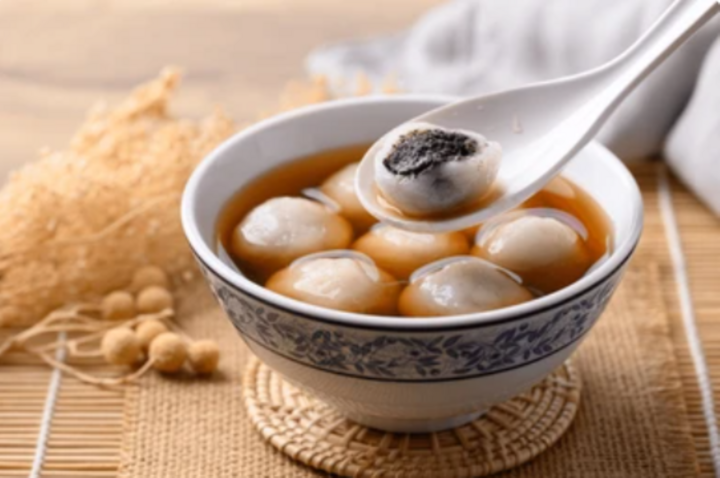 5 nh&oacute;m người cần ch&uacute; &yacute; khi ăn vừng đen h&agrave;ng ng&agrave;y- Ảnh 2.