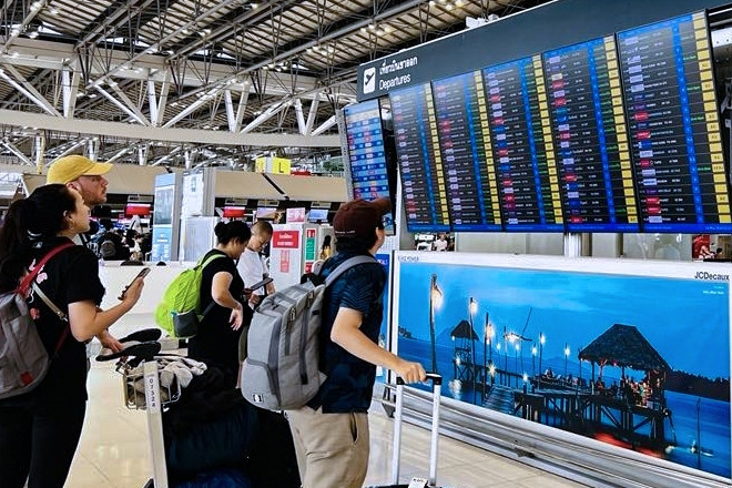 1 Giám đốc Hàn Quốc và 17 doanh nhân khác bị tạm hoãn xuất cảnh- Ảnh 1. 1 Giám đốc Hàn Quốc và 17 doanh nhân khác bị tạm hoãn xuất cảnh- Ảnh 1.