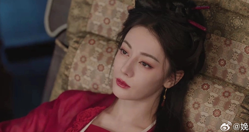 Ph&eacute;p m&agrave;u cũng kh&ocirc;ng cứu nổi Địch Lệ Nhiệt Ba- Ảnh 6.