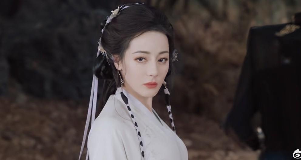 T&igrave;nh thế tuyệt vọng của Địch Lệ Nhiệt Ba- Ảnh 4.