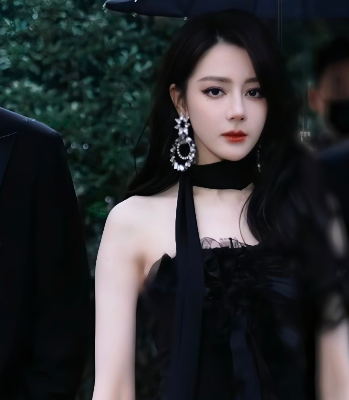 T&igrave;nh thế tuyệt vọng của Địch Lệ Nhiệt Ba- Ảnh 7.