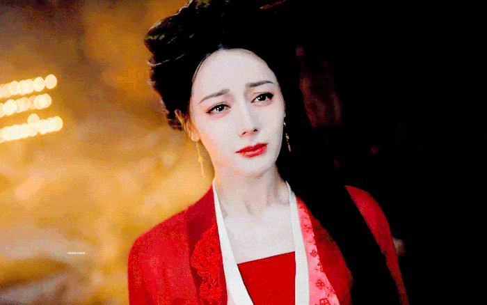 Ph&eacute;p m&agrave;u cũng kh&ocirc;ng cứu nổi Địch Lệ Nhiệt Ba- Ảnh 4.