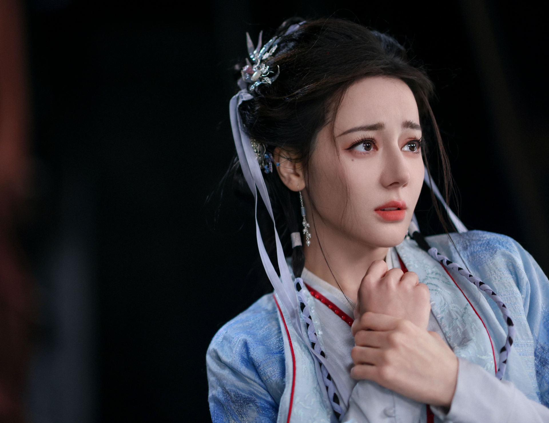 Ph&eacute;p m&agrave;u cũng kh&ocirc;ng cứu nổi Địch Lệ Nhiệt Ba- Ảnh 7.