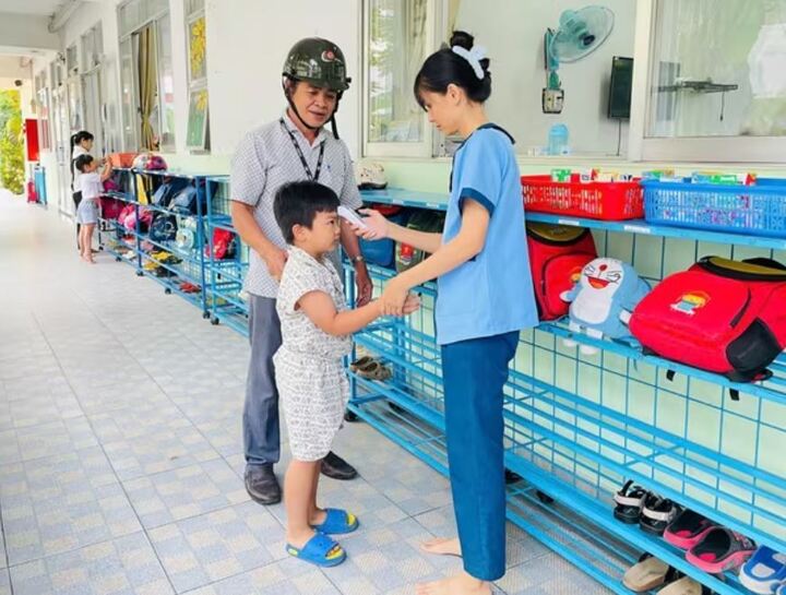 Ca mắc tay ch&acirc;n miệng tăng gấp 5 lần, 92% tập trung ở trẻ mầm non- Ảnh 1.