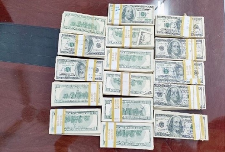 C&ocirc;ng an Đ&agrave; Nẵng t&igrave;m bị hại trong vụ t&agrave;ng trữ, lưu h&agrave;nh 10.000 USD tiền giả- Ảnh 1.