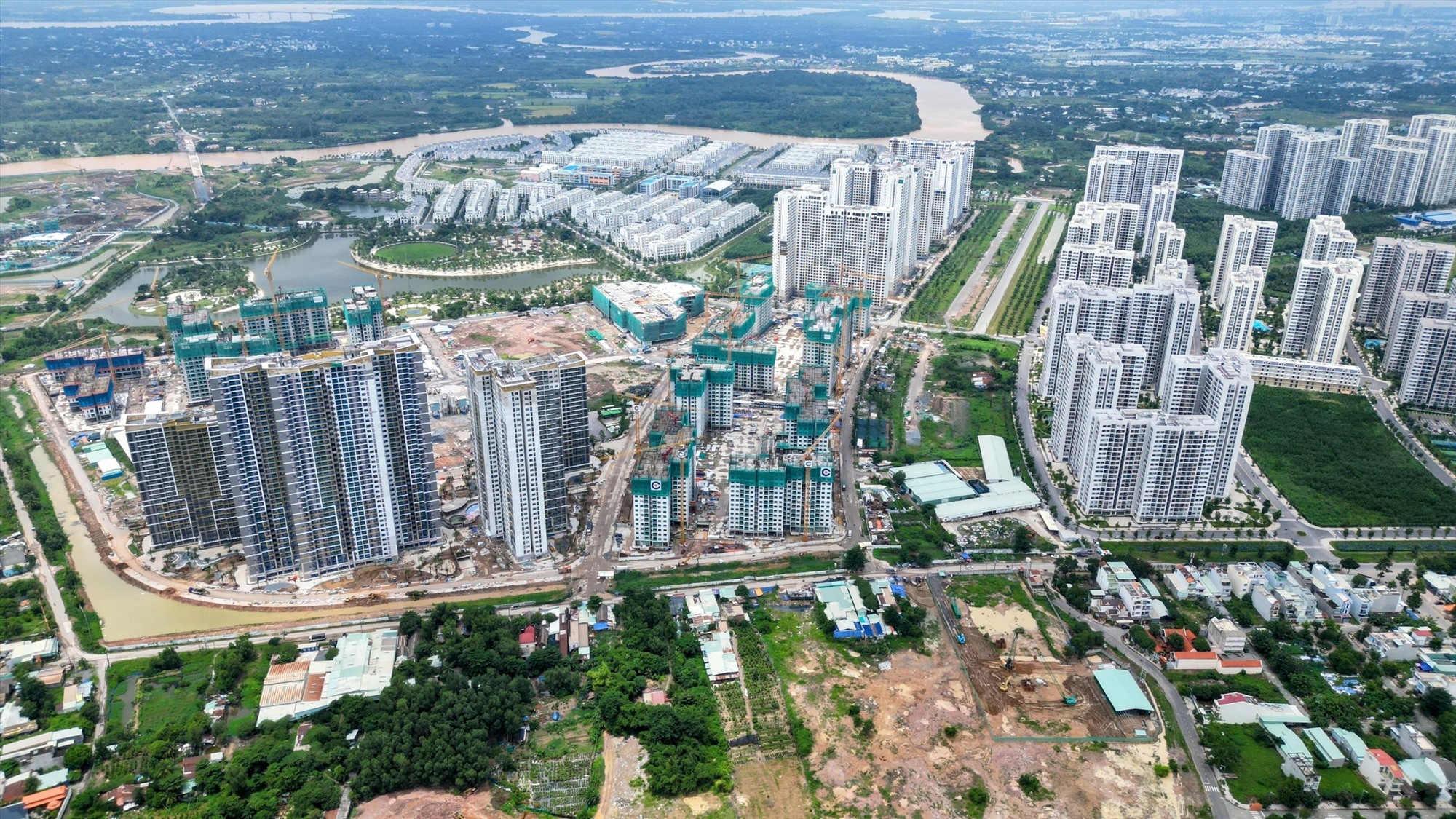 Vợ chồng trẻ cầm 5 tỷ đồng đi mua nh&agrave; vẫn bị 'ch&ecirc;', chuy&ecirc;n gia cảnh b&aacute;o rủi ro lớn nếu chỉ chăm chăm tiết kiệm- Ảnh 3.