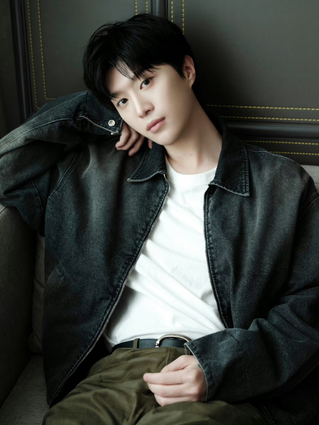 Lộ diện top 10 nam thần 95 diễn tệ nhất Cbiz, đẹp trai đi&ecirc;n đảo m&agrave; diễn "cay mắt" qu&aacute; đi th&ocirc;i- Ảnh 8.