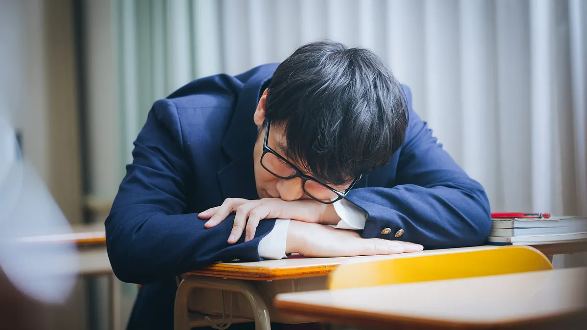 Con bỏ đi sau một c&acirc;u n&oacute;i của bố, người mẹ H&agrave; Nội bật kh&oacute;c: "Em kh&ocirc;ng biết m&igrave;nh dạy con sai ở đ&acirc;u&hellip;"- Ảnh 1.