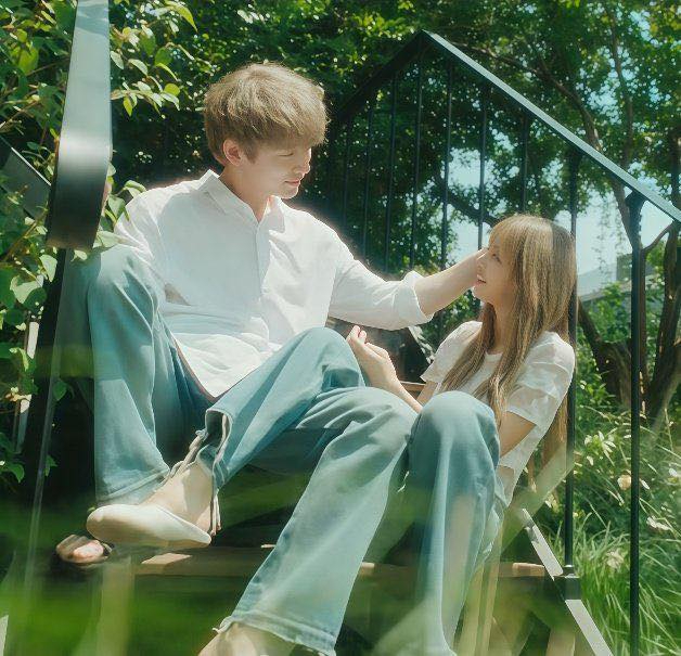 T&igrave;nh tin đồn Lisa v&agrave; m&agrave;n biến mất b&iacute; ẩn nhất showbiz:  7 năm rồi chưa thấy trở lại!- Ảnh 5.