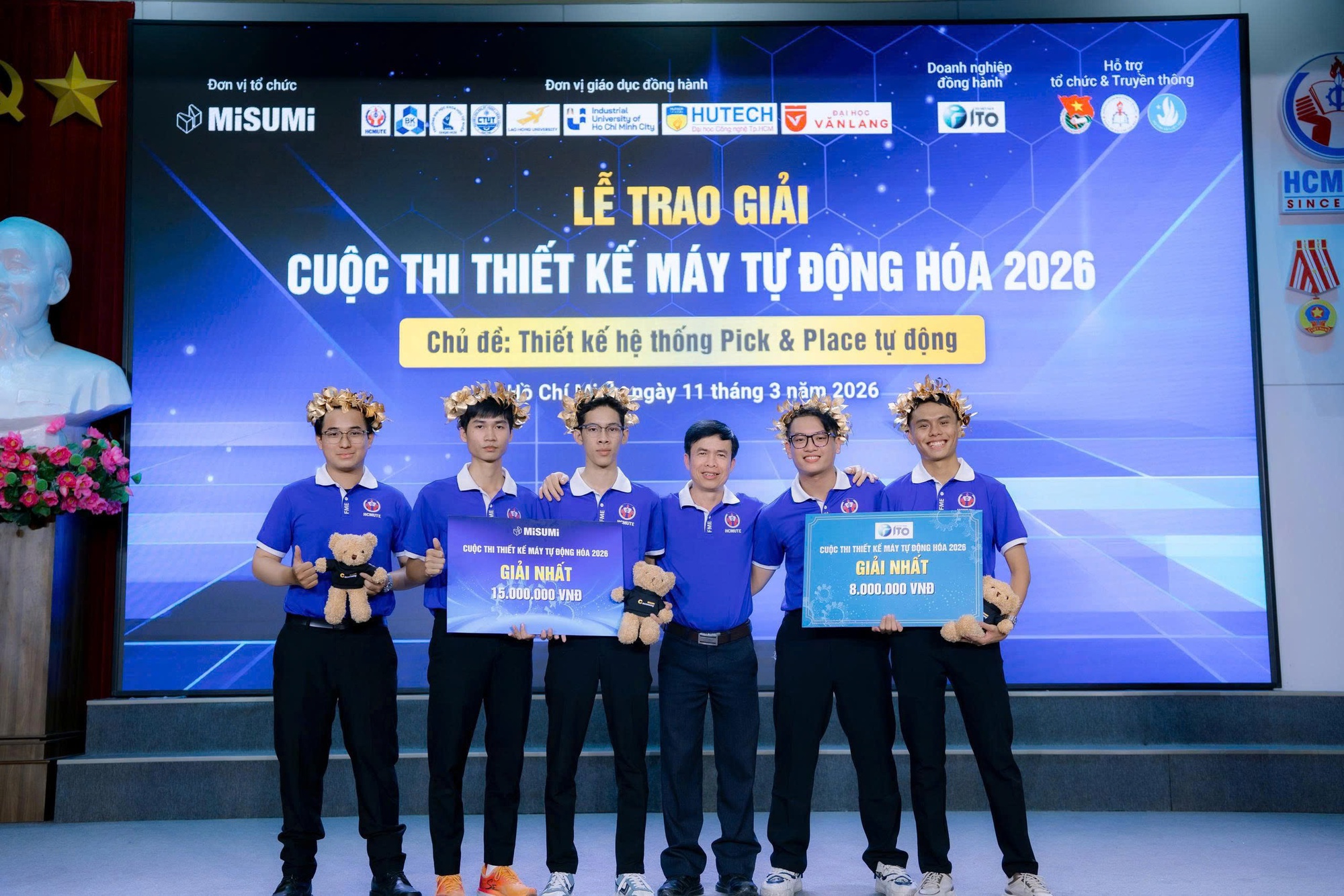 Gặp nh&oacute;m 5 ch&agrave;ng trai gi&agrave;nh giải Nhất tại cuộc thi Thiết kế M&aacute;y tự động h&oacute;a 2026: 48 giờ kh&ocirc;ng ngủ v&agrave; 6 tuần bứt tốc- Ảnh 5.