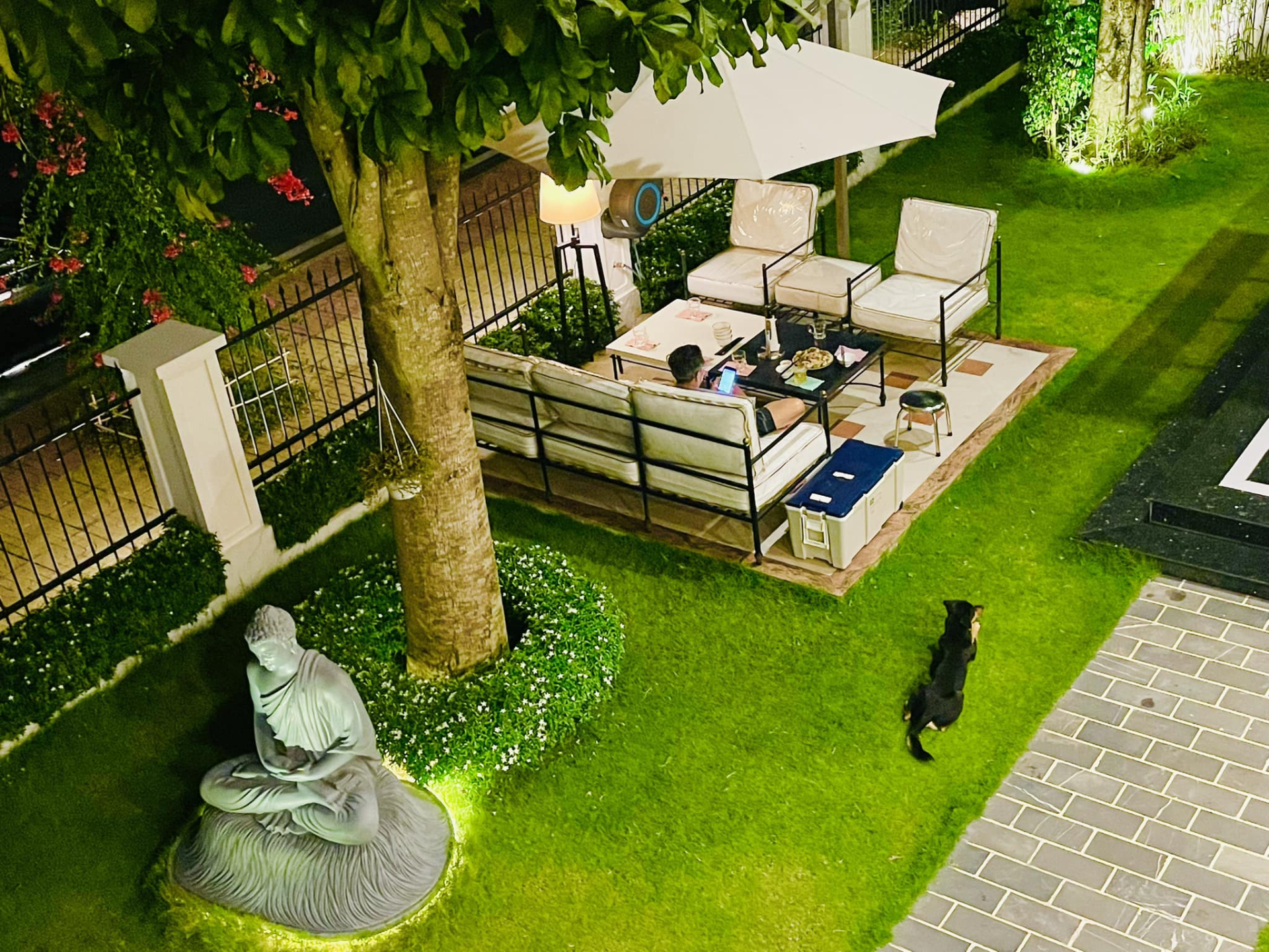 Trai ngh&egrave;o miền T&acirc;y nay l&agrave; ng&ocirc;i sao showbiz: Sở hữu biệt thự 40 tỷ xa hoa, c&ograve;n tậu cả cơ ngơi 25 tỷ tặng bố mẹ- Ảnh 6.