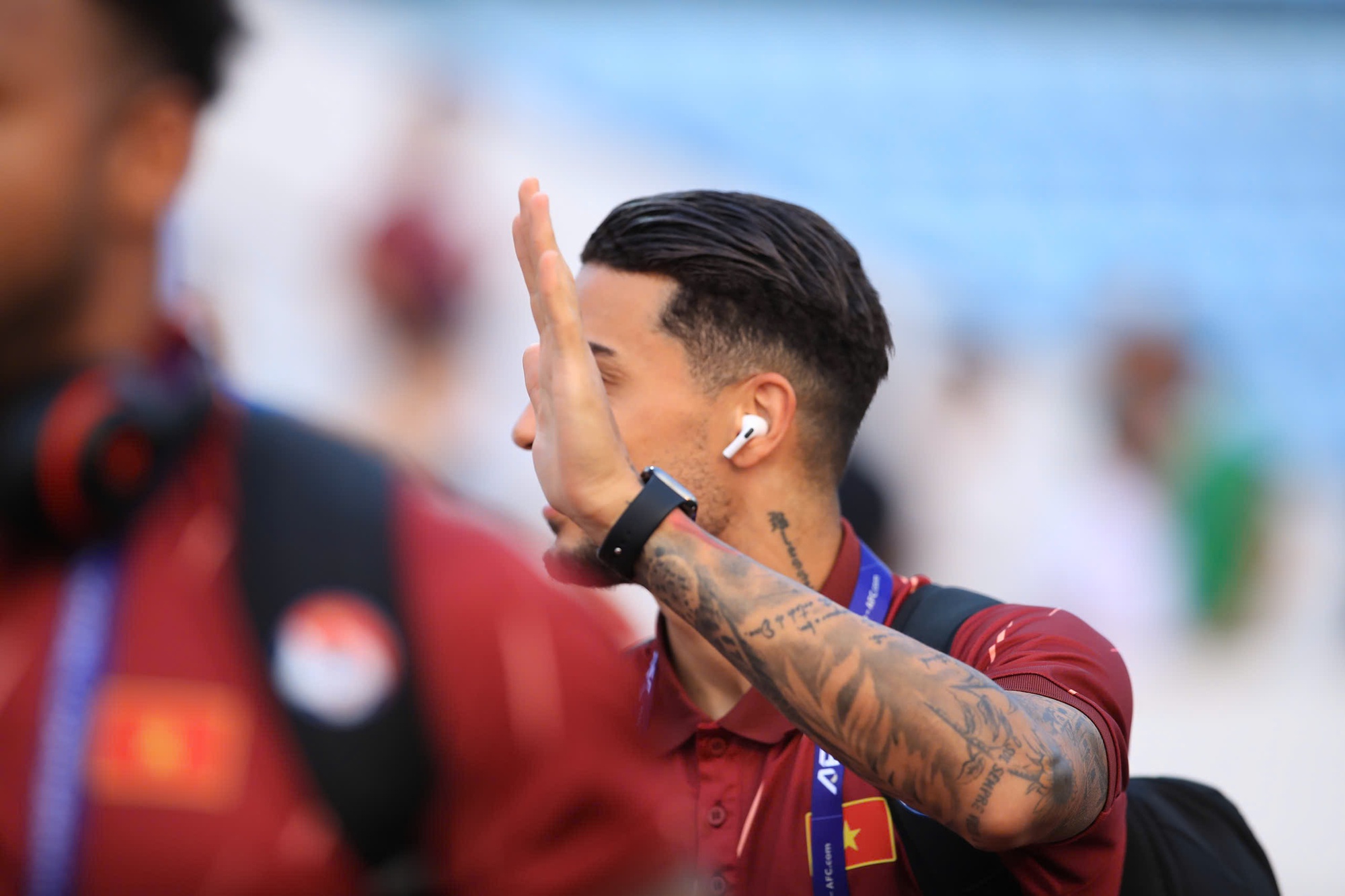 Doãn Hải My đọ sắc với vợ Hoàng Hên trên khán đài cổ vũ tuyển Việt Nam: Viusal xinh bất chấp cam thường!- Ảnh 9. Doãn Hải My đọ sắc với vợ Hoàng Hên trên khán đài cổ vũ tuyển Việt Nam: Viusal xinh bất chấp cam thường!- Ảnh 9.