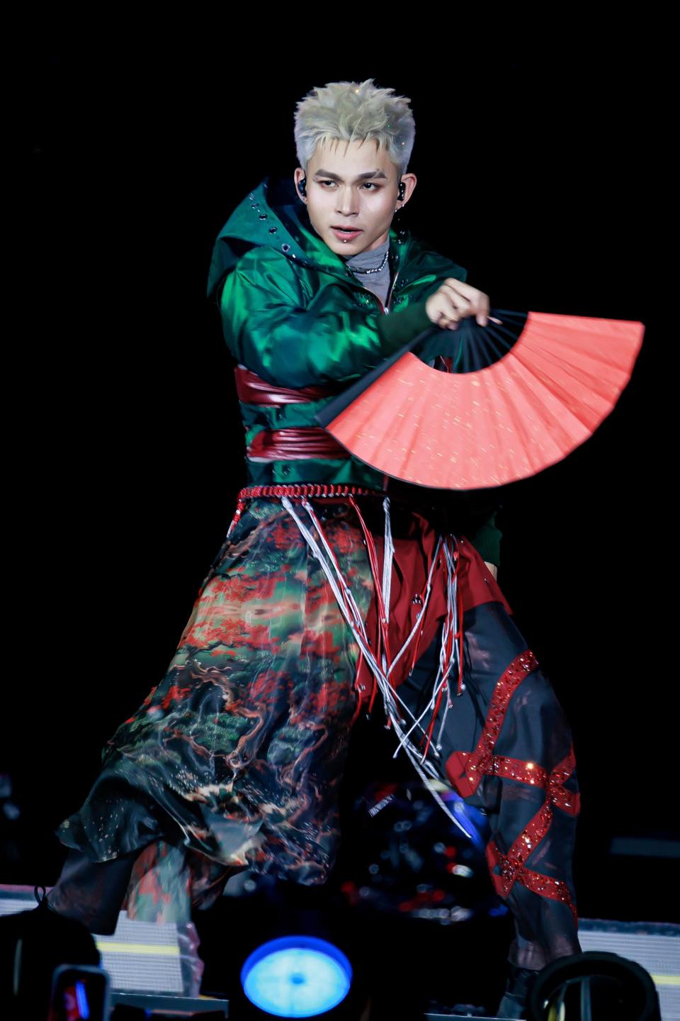 Nam ca sĩ Vbiz tự nhận cả đời chưa c&oacute; lấy 1 bản hit, ra MV phản cảm viral bằng 16 năm đi h&aacute;t- Ảnh 3.