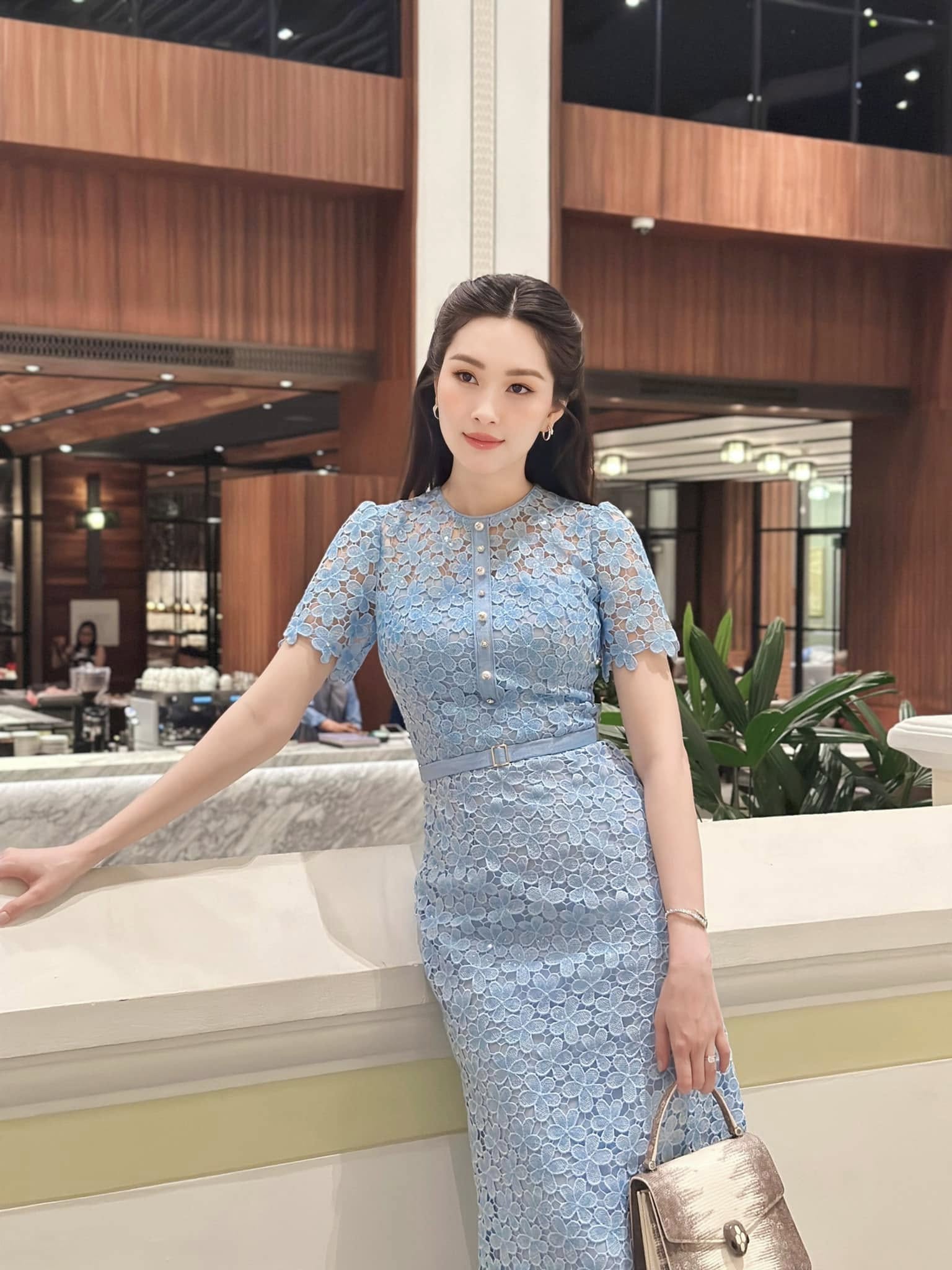 "Thần ti&ecirc;n tỷ tỷ" Đặng Thu Thảo mặc đẹp xuất sắc, đứng ở đ&acirc;u cũng nổi trội hơn người- Ảnh 4.