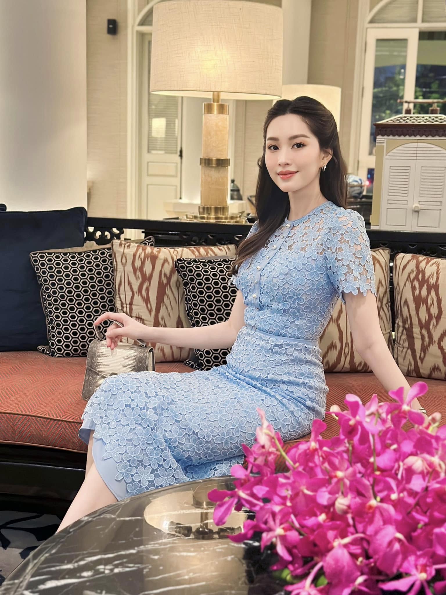 "Thần ti&ecirc;n tỷ tỷ" Đặng Thu Thảo mặc đẹp xuất sắc, đứng ở đ&acirc;u cũng nổi trội hơn người- Ảnh 5.