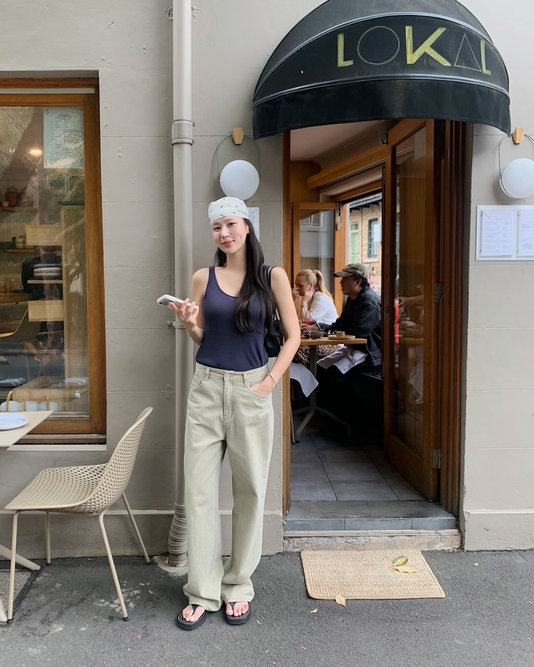 4 kiểu gi&agrave;y m&ugrave;a h&egrave; ph&ugrave; hợp nhất để mix với quần ống rộng, gi&uacute;p cả set đồ nh&igrave;n đẹp hơn hẳn- Ảnh 2.